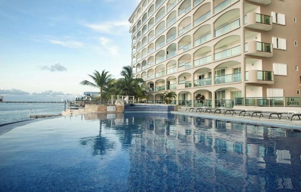 Apartment Oceanfront Luxury -4-king Dive Pick Ups-walk To Dining & Shops Cozumel